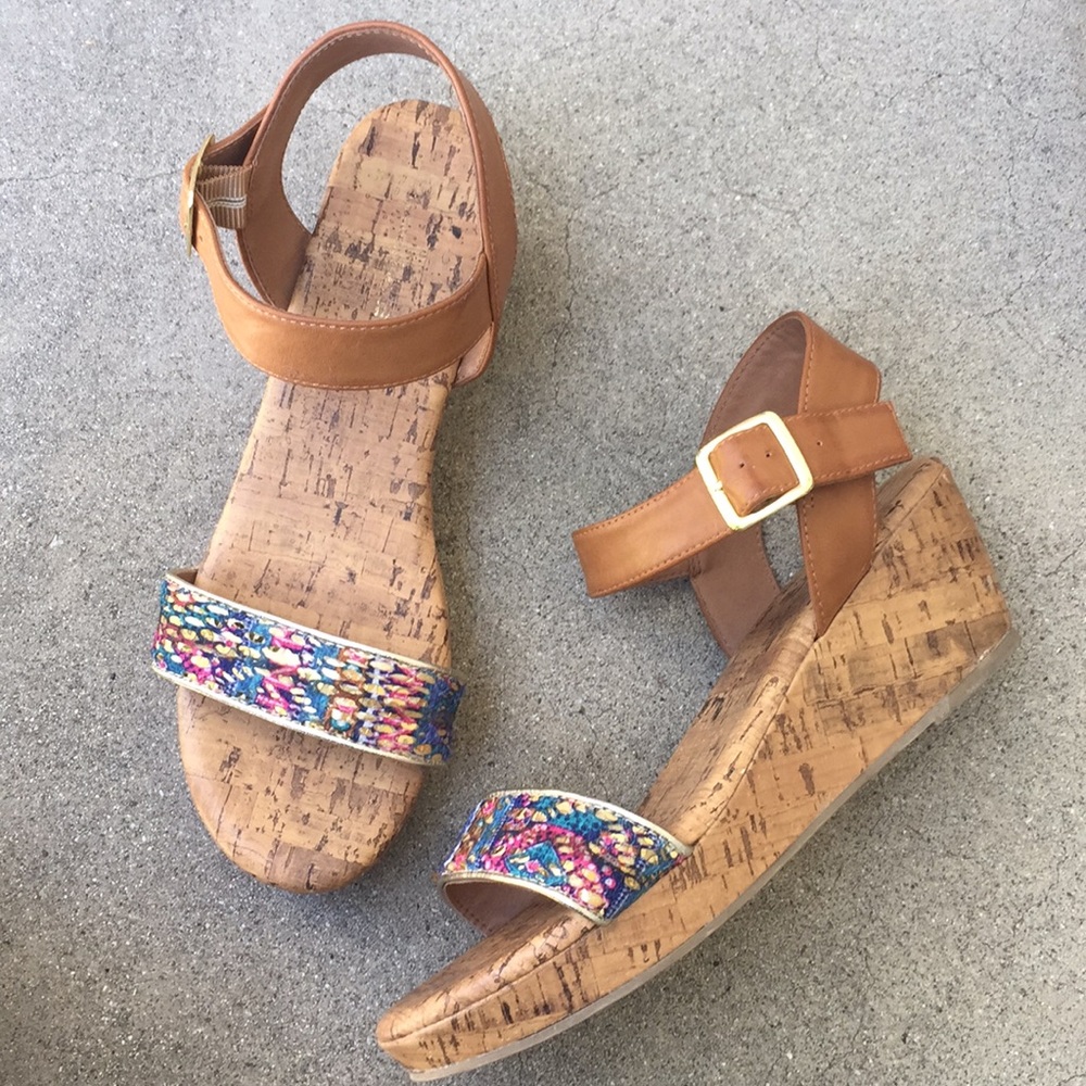 American Eagle 🦅 AEO Wedge Platform Sandal Shoes - Picture 1 of 7